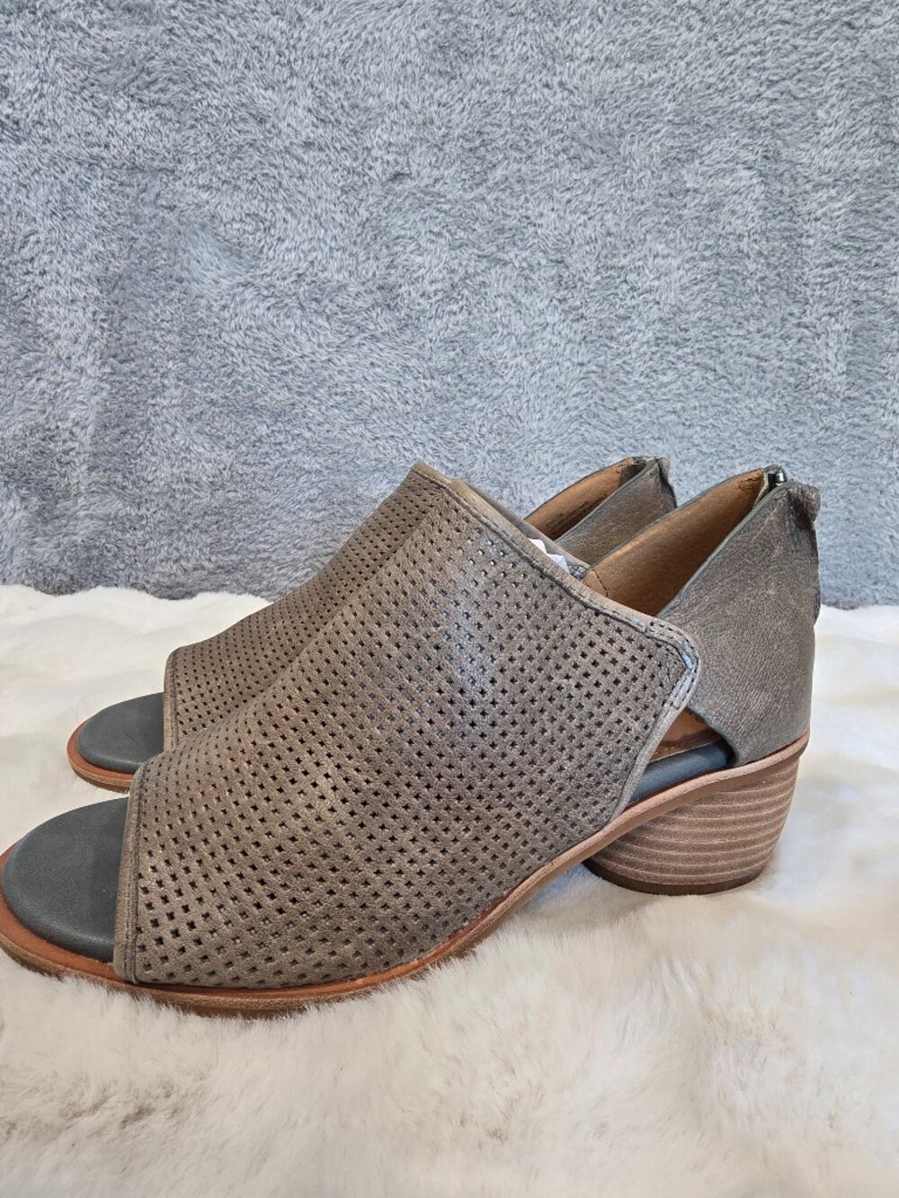 Sofft Carleigh Perforated Leather Peep Toe Bootie Women's Size 11 NEW         I